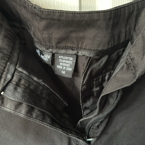 Capris - Picture 2 of 4